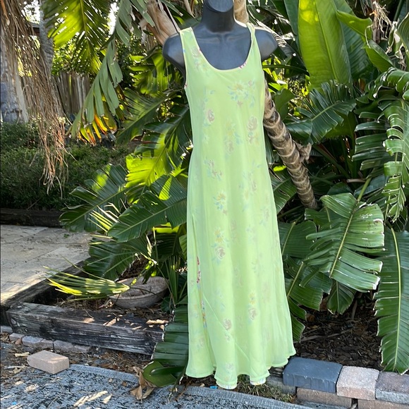 Floral bias cut dress with sheer over. - Picture 3 of 7